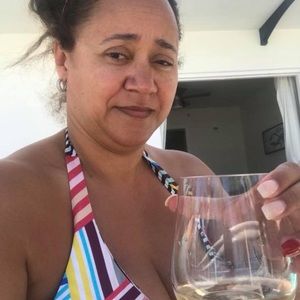 Meet your Posher, Elaine